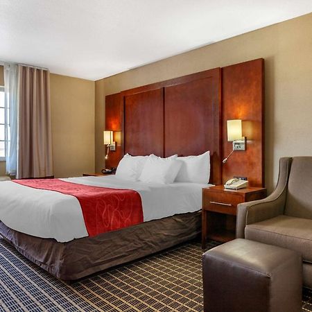 Comfort Suites Delavan - Lake Geneva Area Exteriör bild