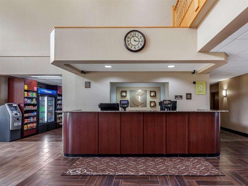 Comfort Suites Delavan - Lake Geneva Area Exteriör bild