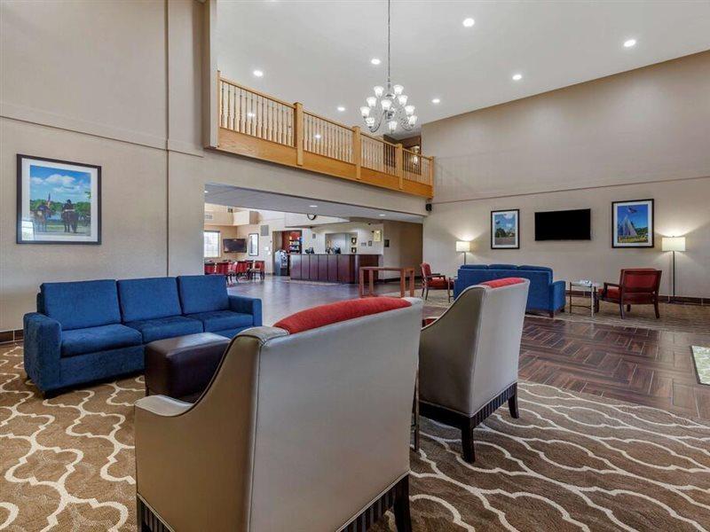 Comfort Suites Delavan - Lake Geneva Area Exteriör bild