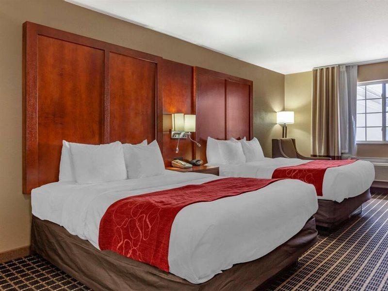 Comfort Suites Delavan - Lake Geneva Area Exteriör bild