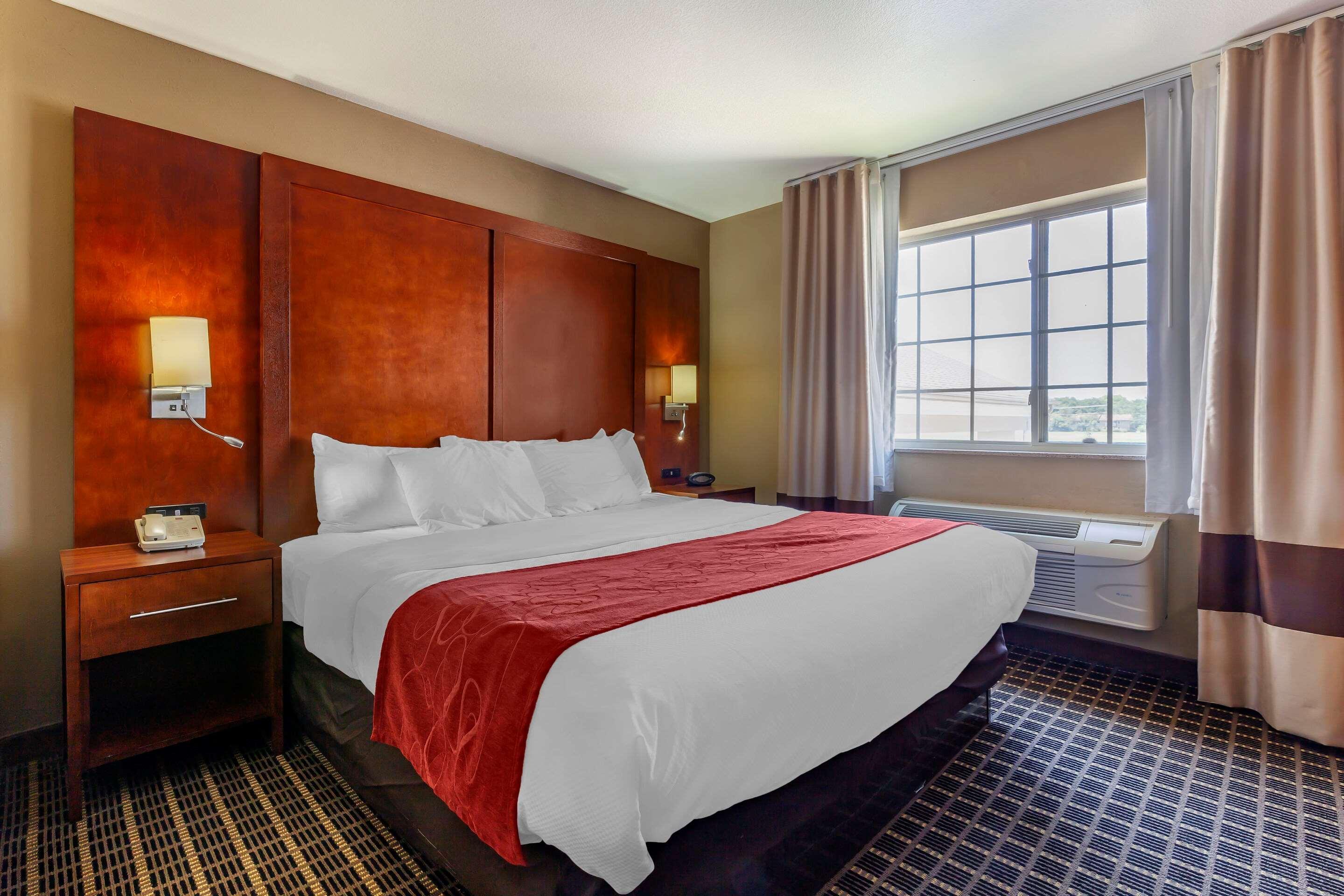 Comfort Suites Delavan - Lake Geneva Area Exteriör bild