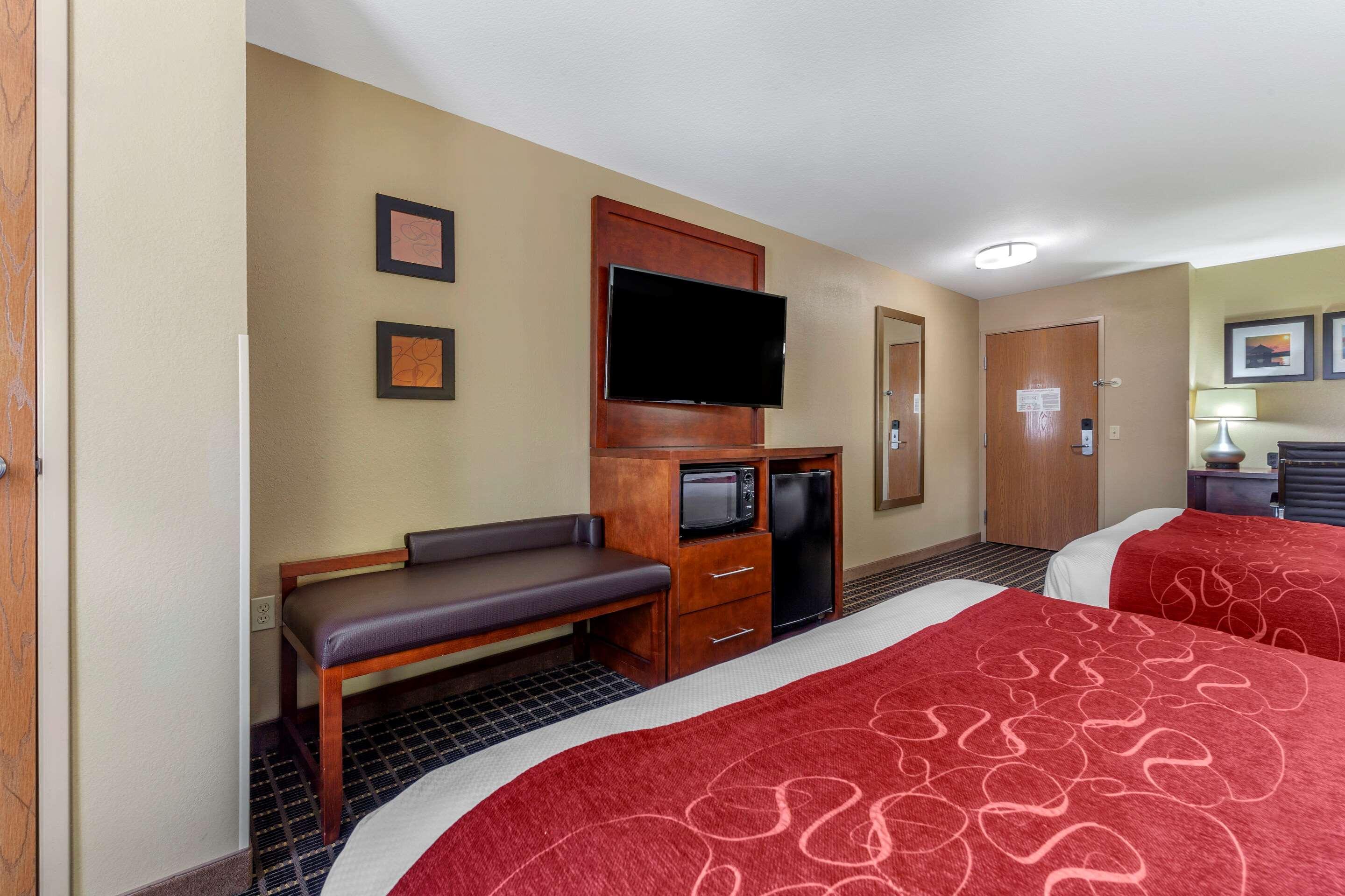 Comfort Suites Delavan - Lake Geneva Area Exteriör bild