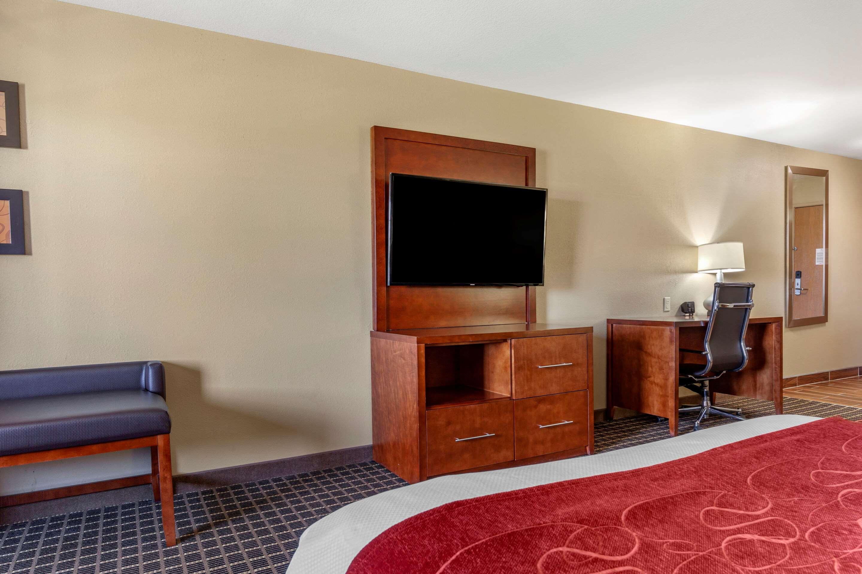 Comfort Suites Delavan - Lake Geneva Area Exteriör bild
