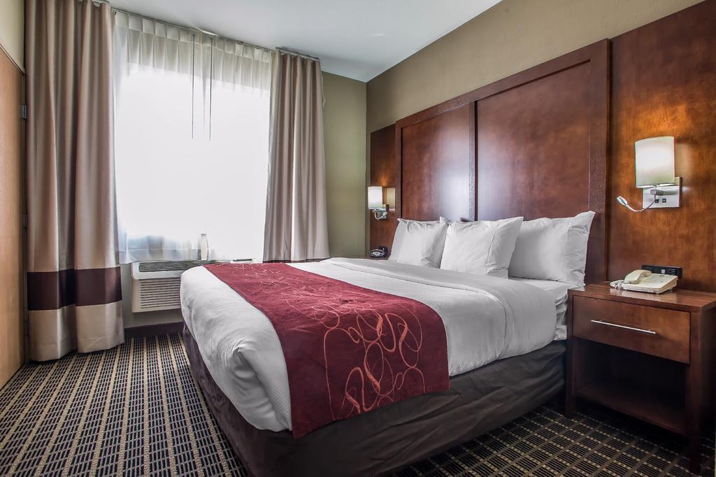 Comfort Suites Delavan - Lake Geneva Area Exteriör bild