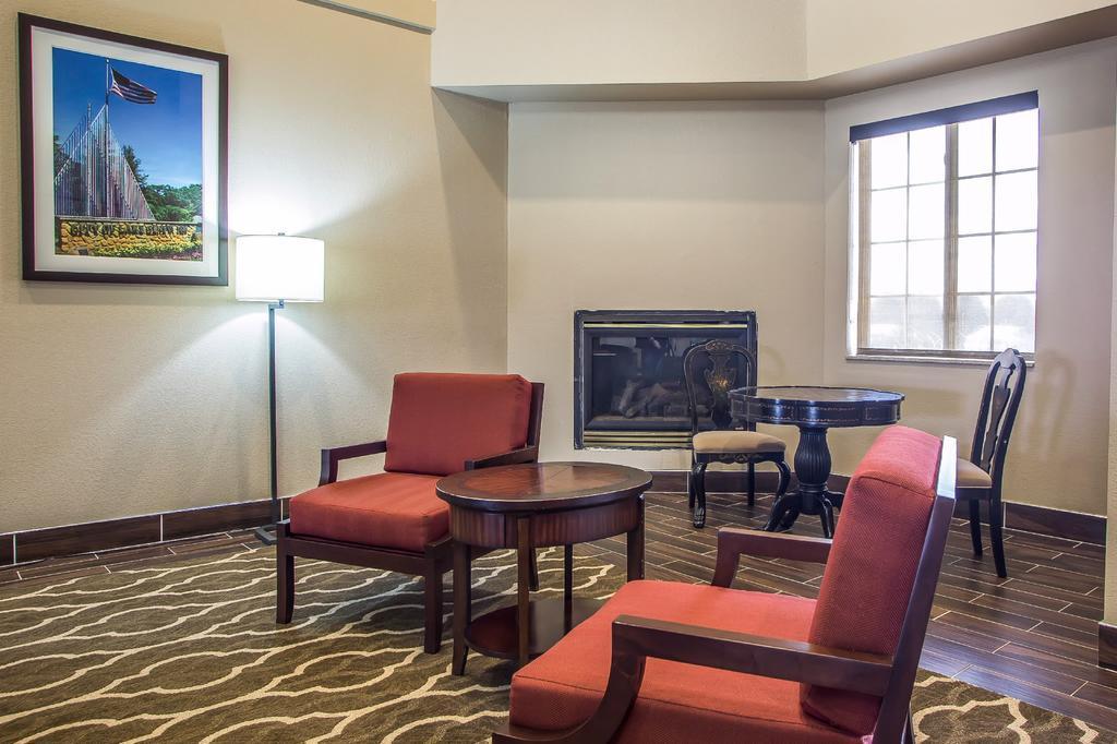 Comfort Suites Delavan - Lake Geneva Area Exteriör bild