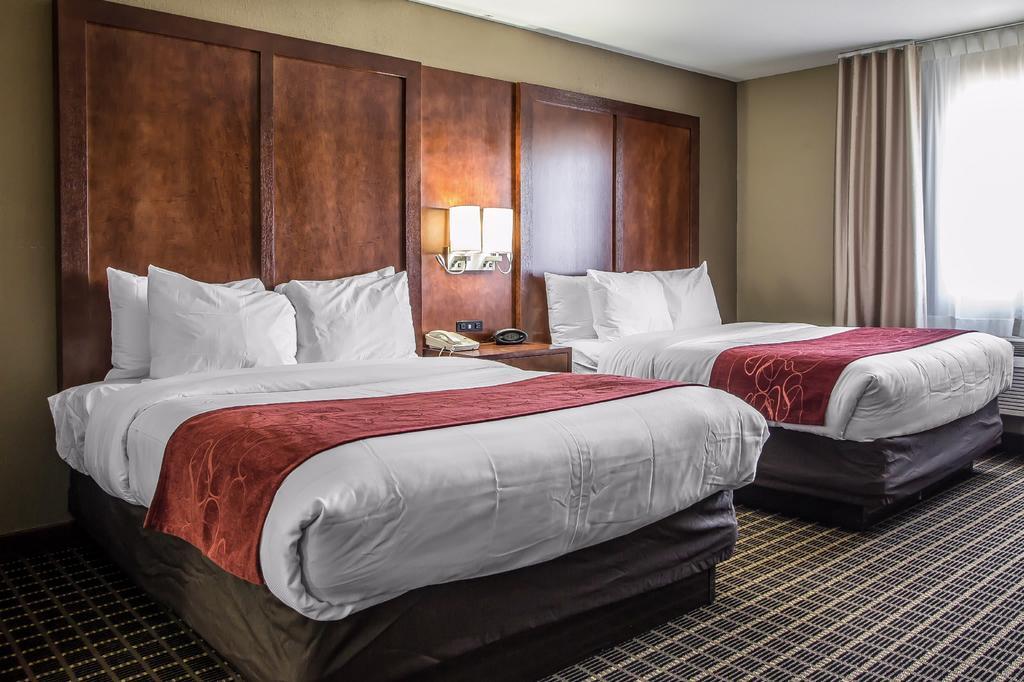 Comfort Suites Delavan - Lake Geneva Area Exteriör bild