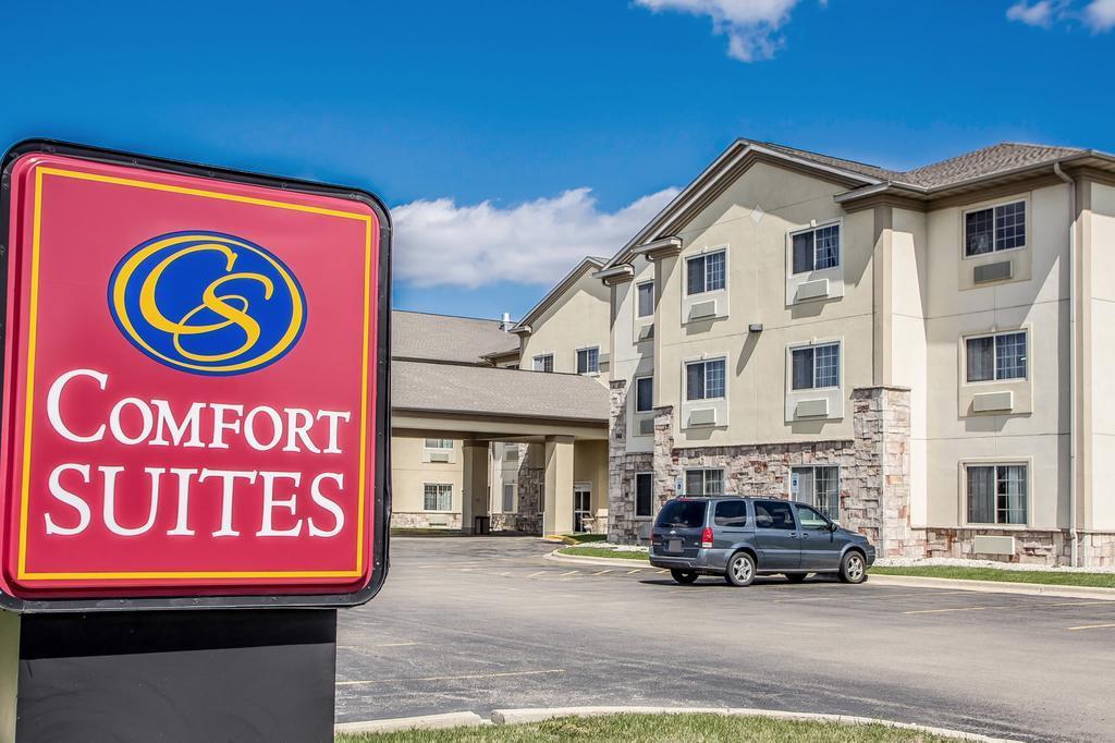 Comfort Suites Delavan - Lake Geneva Area Exteriör bild