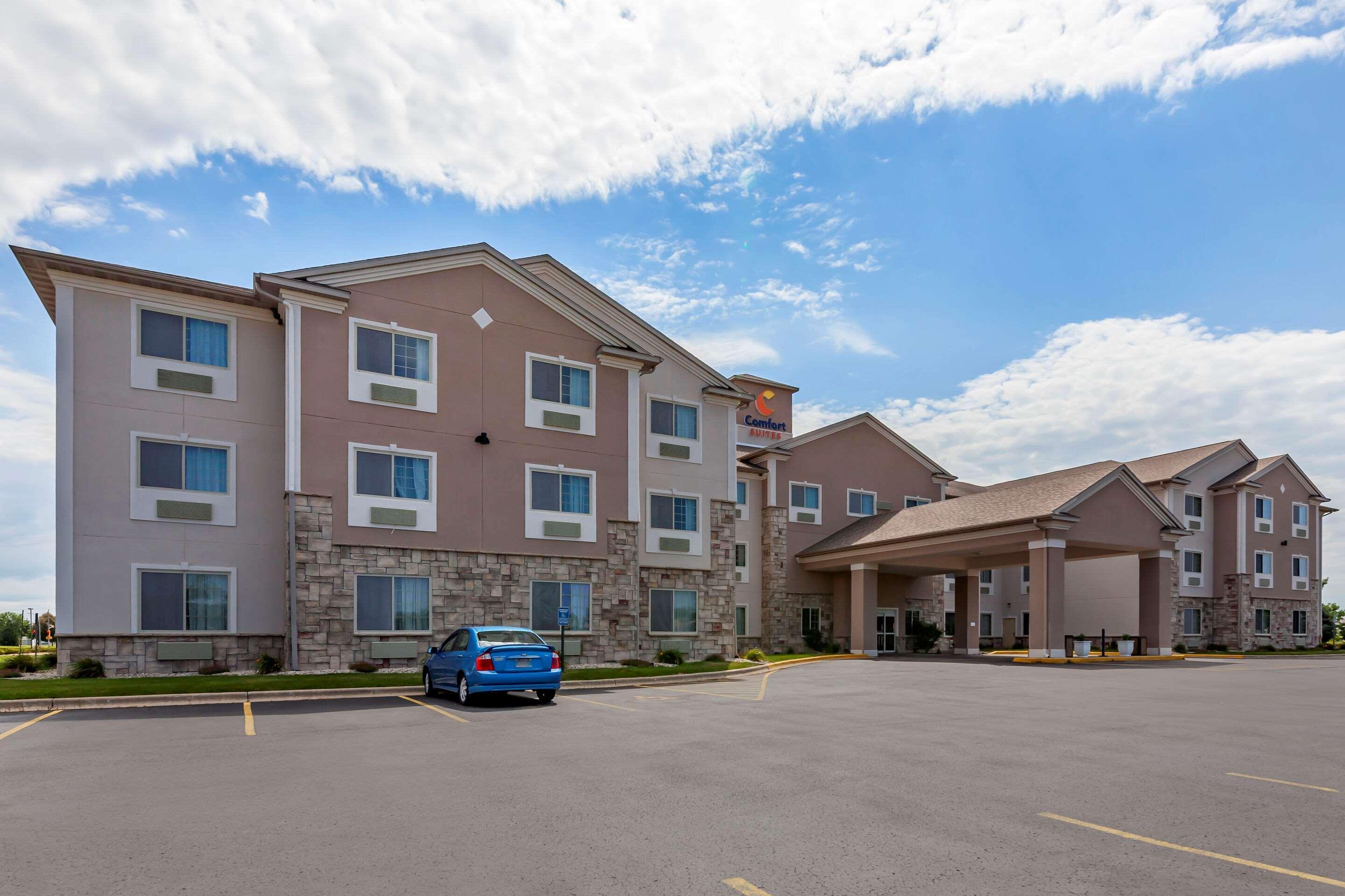 Comfort Suites Delavan - Lake Geneva Area Exteriör bild